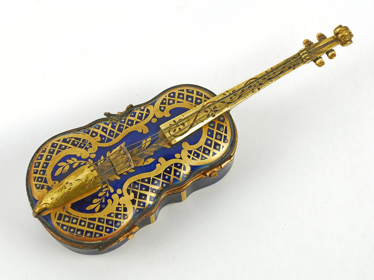 Caixa em forma de Violoncelo