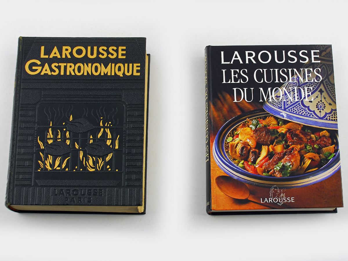 2 Livros de cozinha Larousse