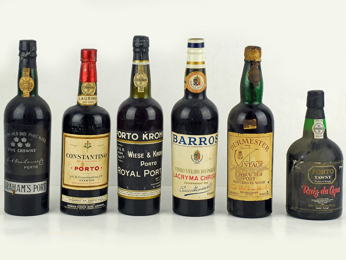6 Garrafas de Vinho do Porto
