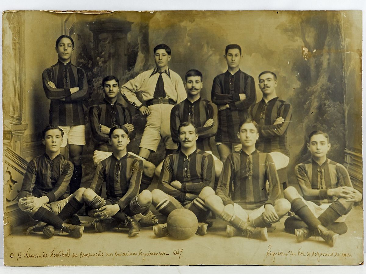Fotografia da 1ª Equipa de Futebol da Associação dos Caixeiros Figueirenses 1912