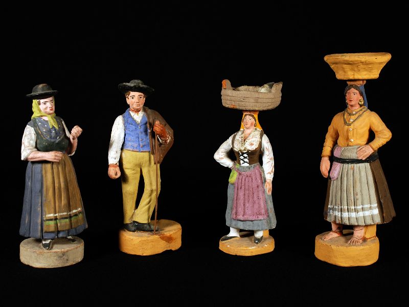 4 Figuras em Barro