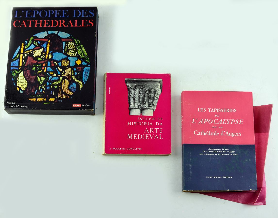 Lote de 3 livros sobre Igrejas