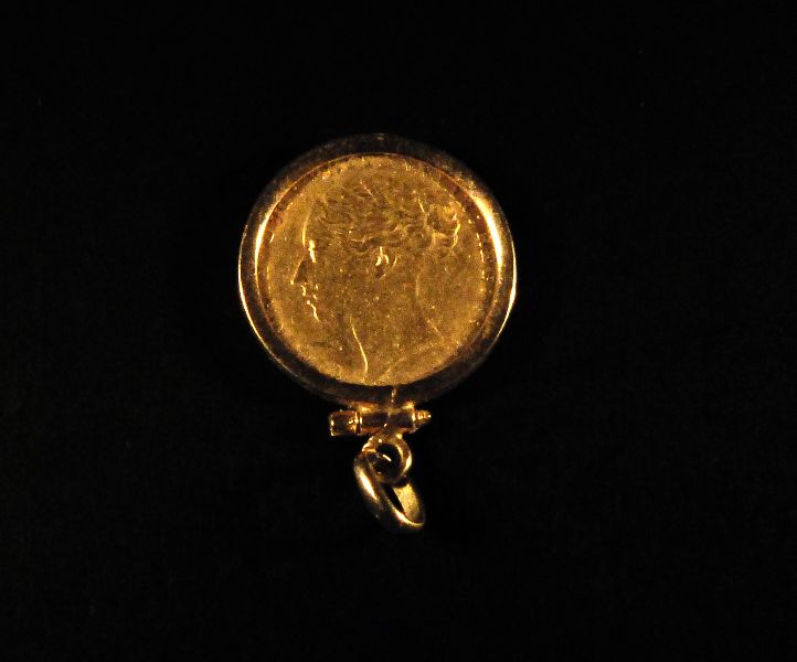 Pendente em Ouro Português