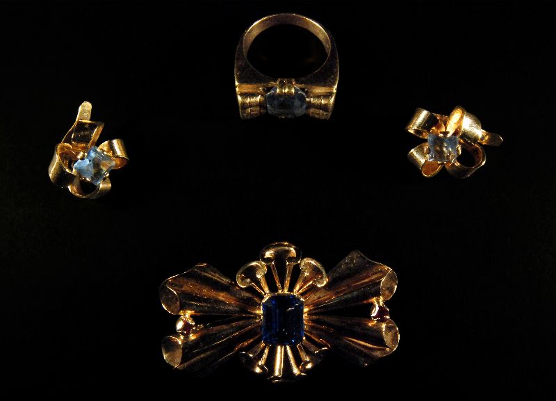 Conjunto de Alfinete, Brincos e Anel em Ouro Português