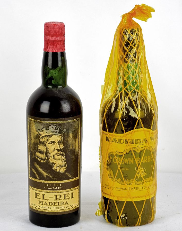 2 Garrafas de Vinho de Madeira