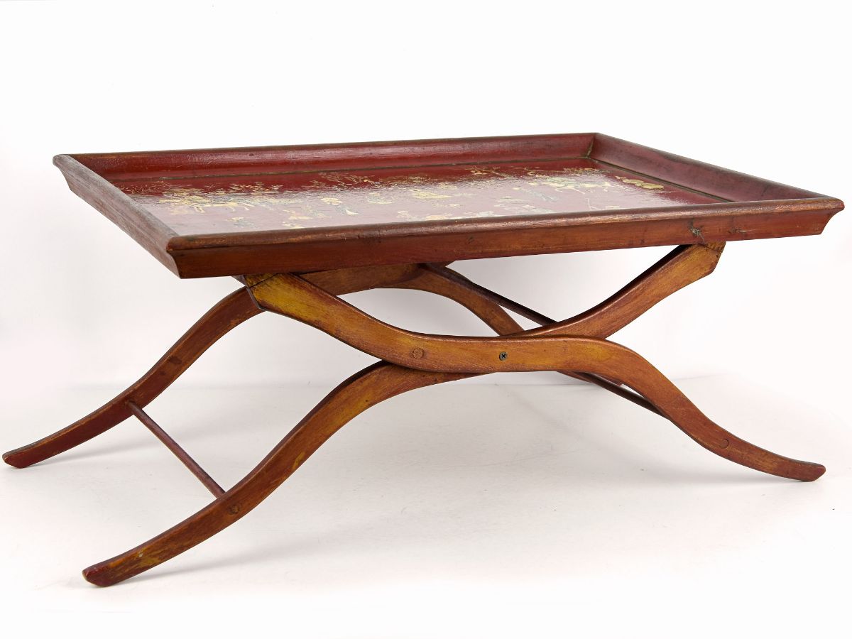 Tabuleiro com suporte de adaptação para mesa