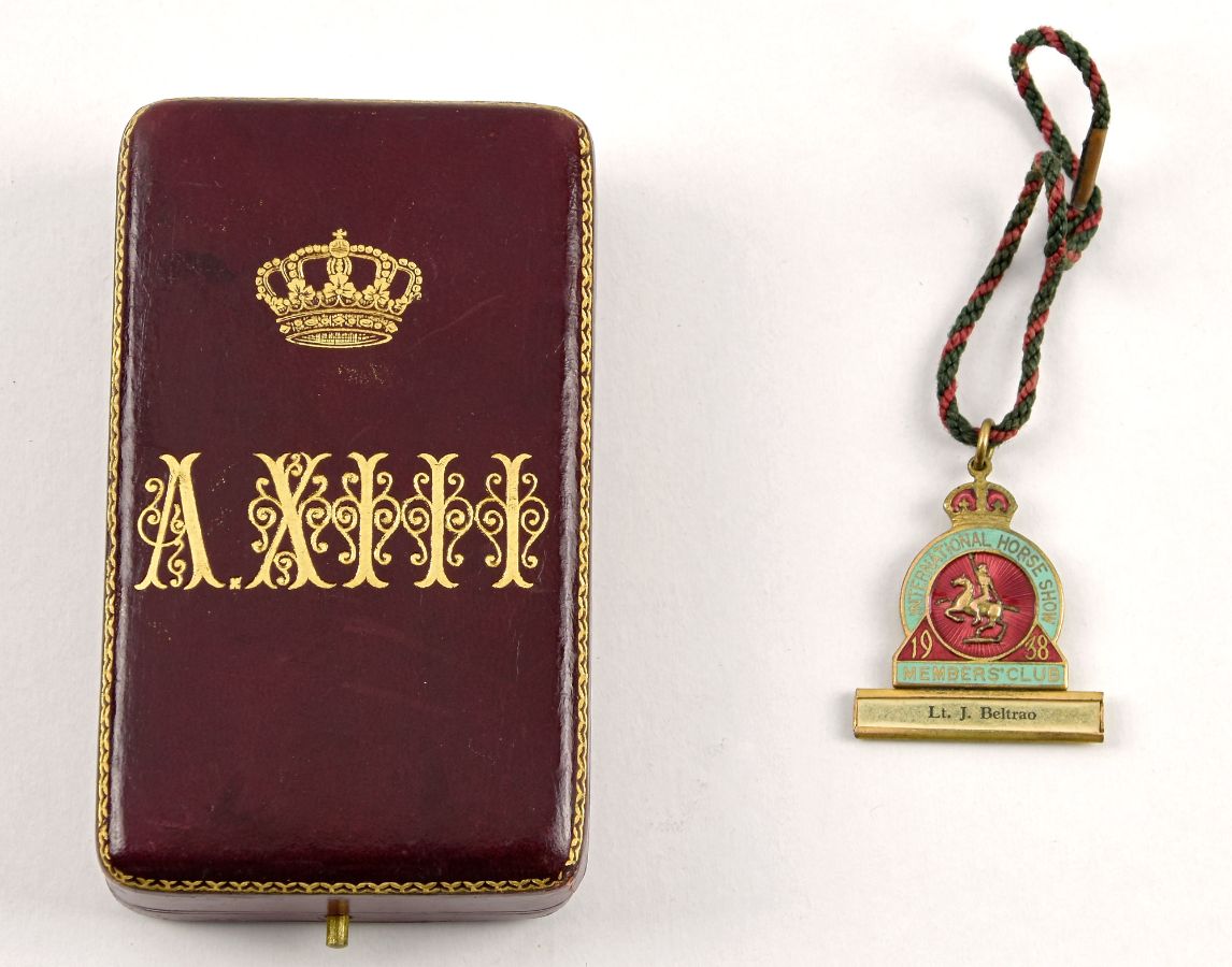 Medalha esmaltada