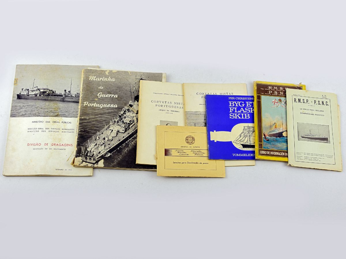 8 Livros e Livretes sobre a Marinha