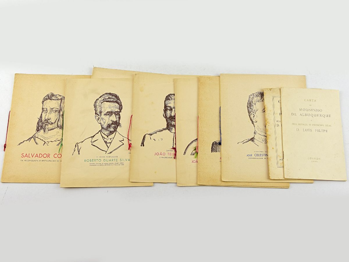 8 Cadernos da Exposição Colonial Portuguesa