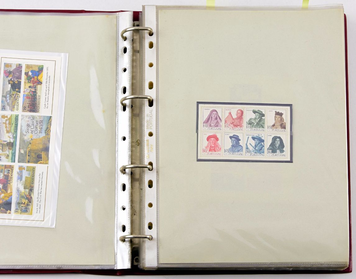 Colecção de 225 blocos novos de Portugal período 1947 a 2001