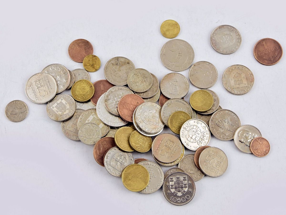 Lote de 150 moedas Portuguesas						
