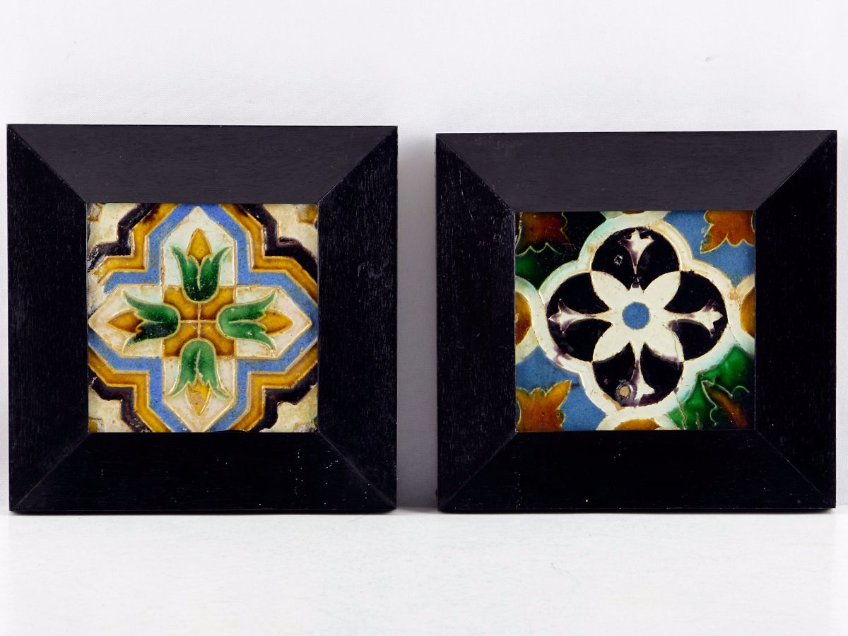 2 Azulejos emoldurados