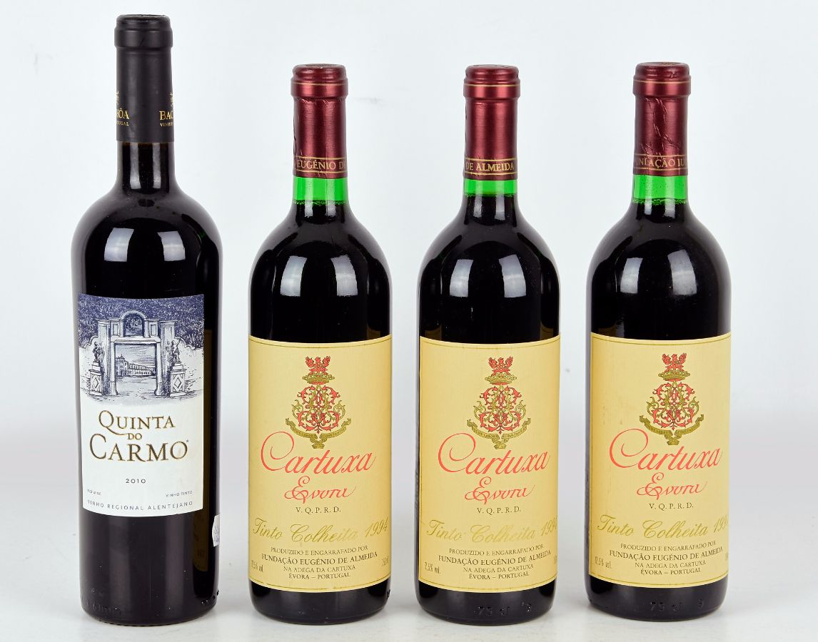 4 Garrafas de vinho