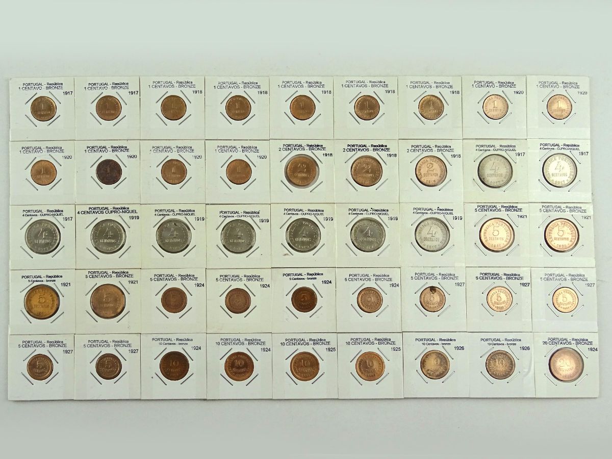 Lote de 45 moedas de Portugal