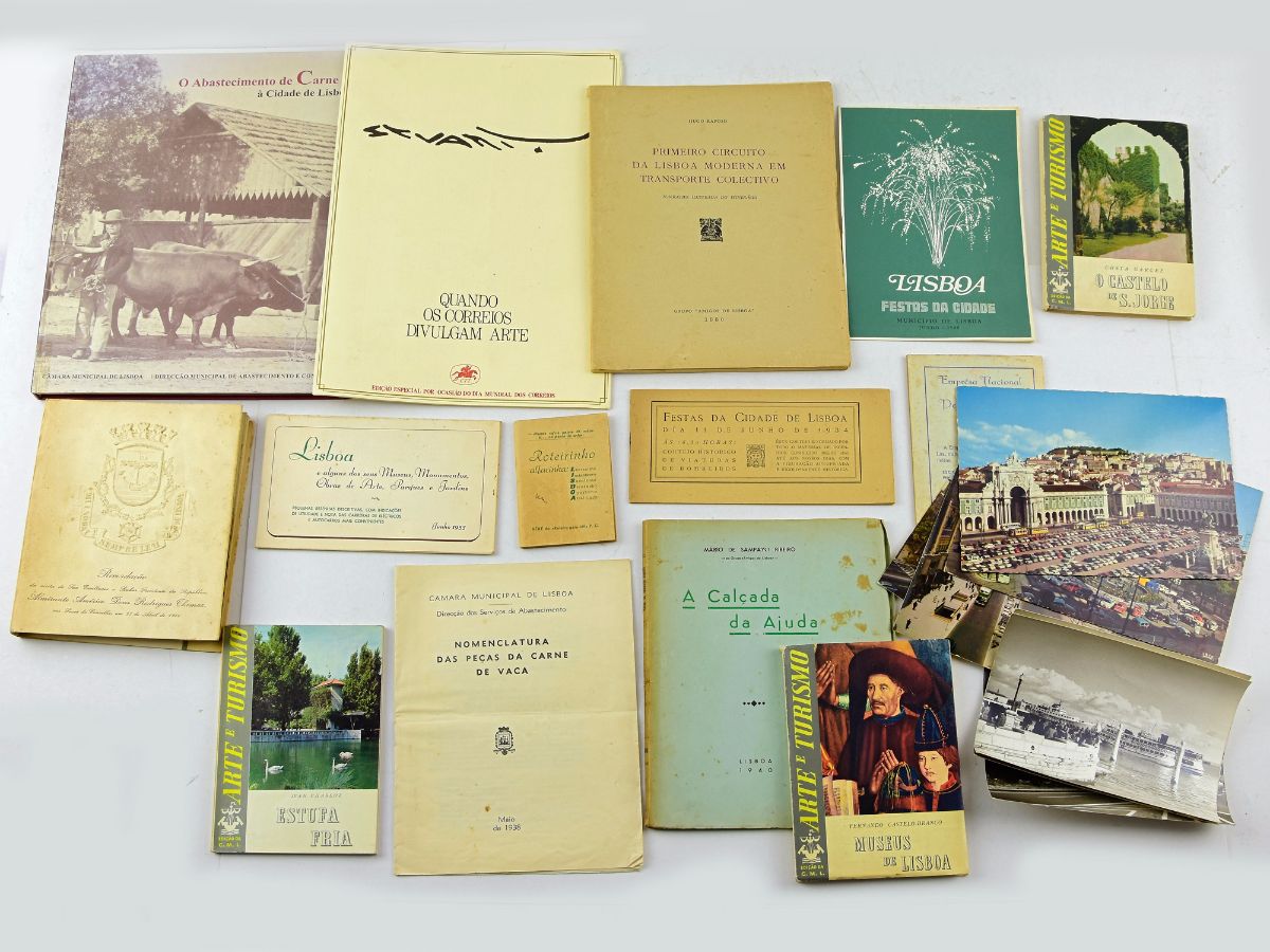 Conjunto de Livros, Fotografias e Documentos sobre Lisboa