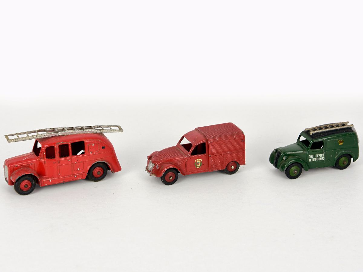 3 Dinky Toys