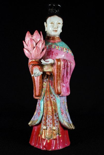 Figura Oriental em Porcelana da China