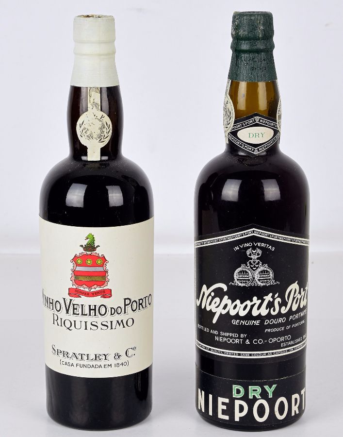 2 Garrafas de Vinho do Porto