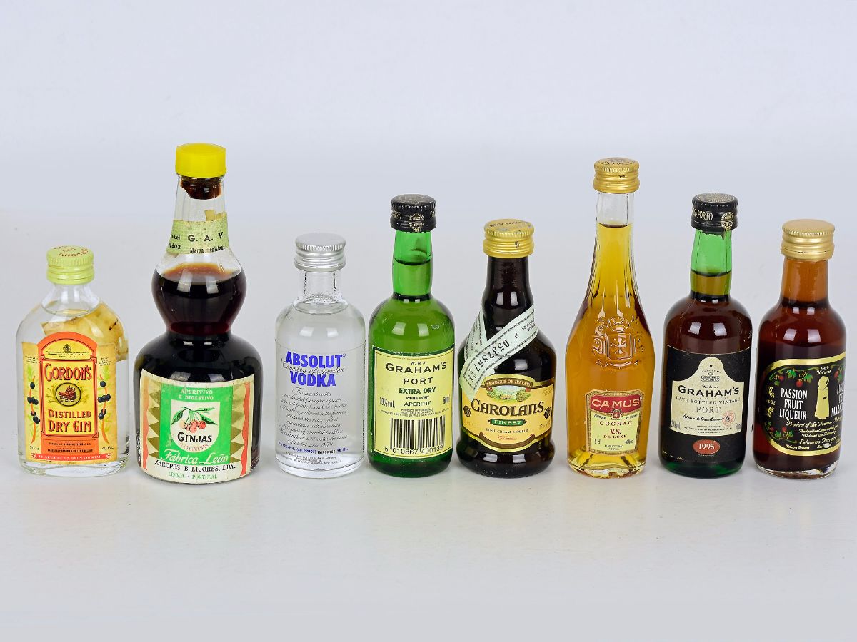 Garrafas miniatura de Alcóol