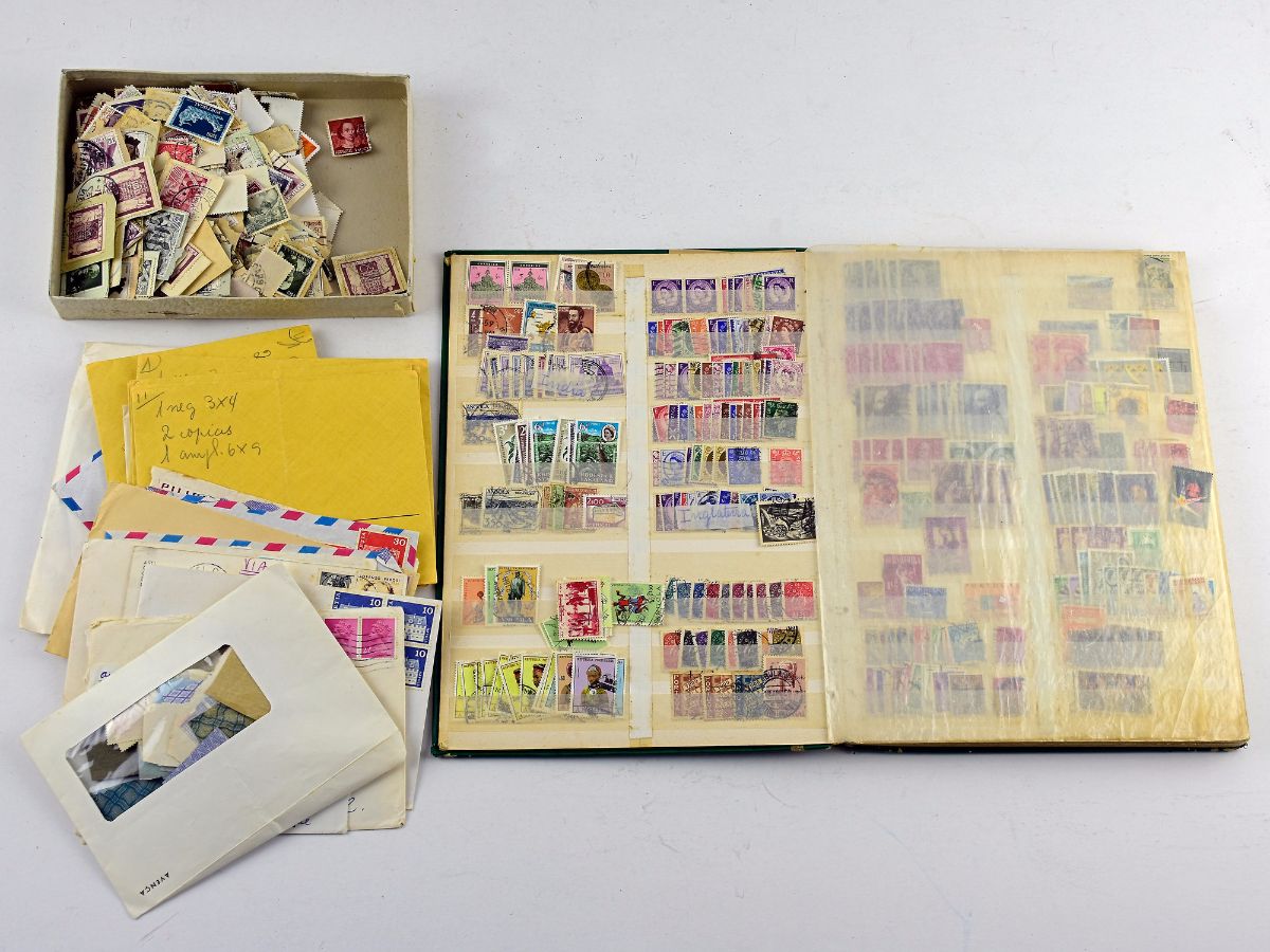 Colecção de milhares de selos