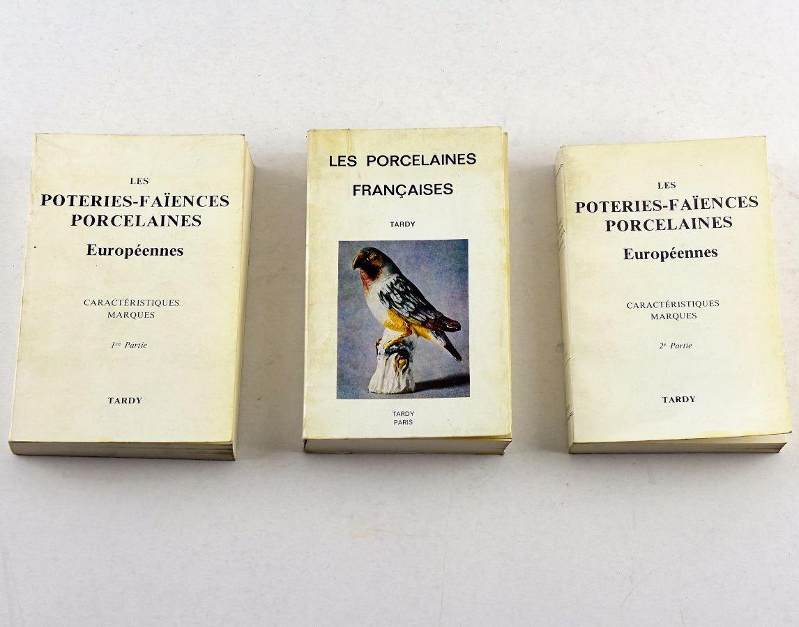 3 Livros sobre marcas de Porcelana/Faiança