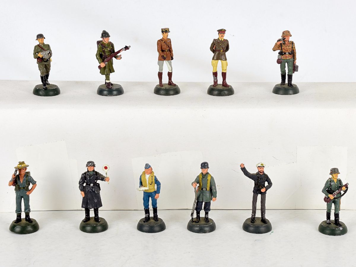 Colecção de 44 soldados/militar de chumbo