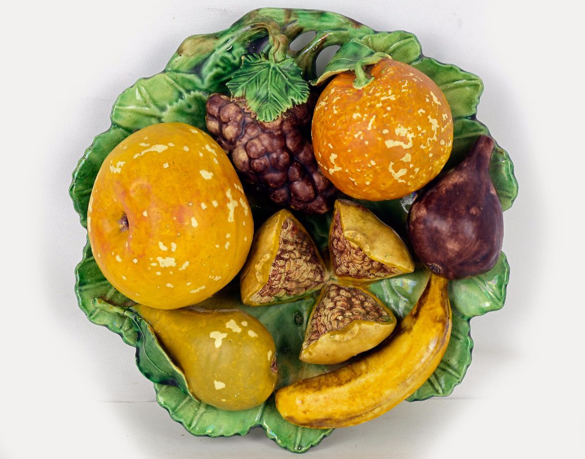 Prato em forma de parra com frutas