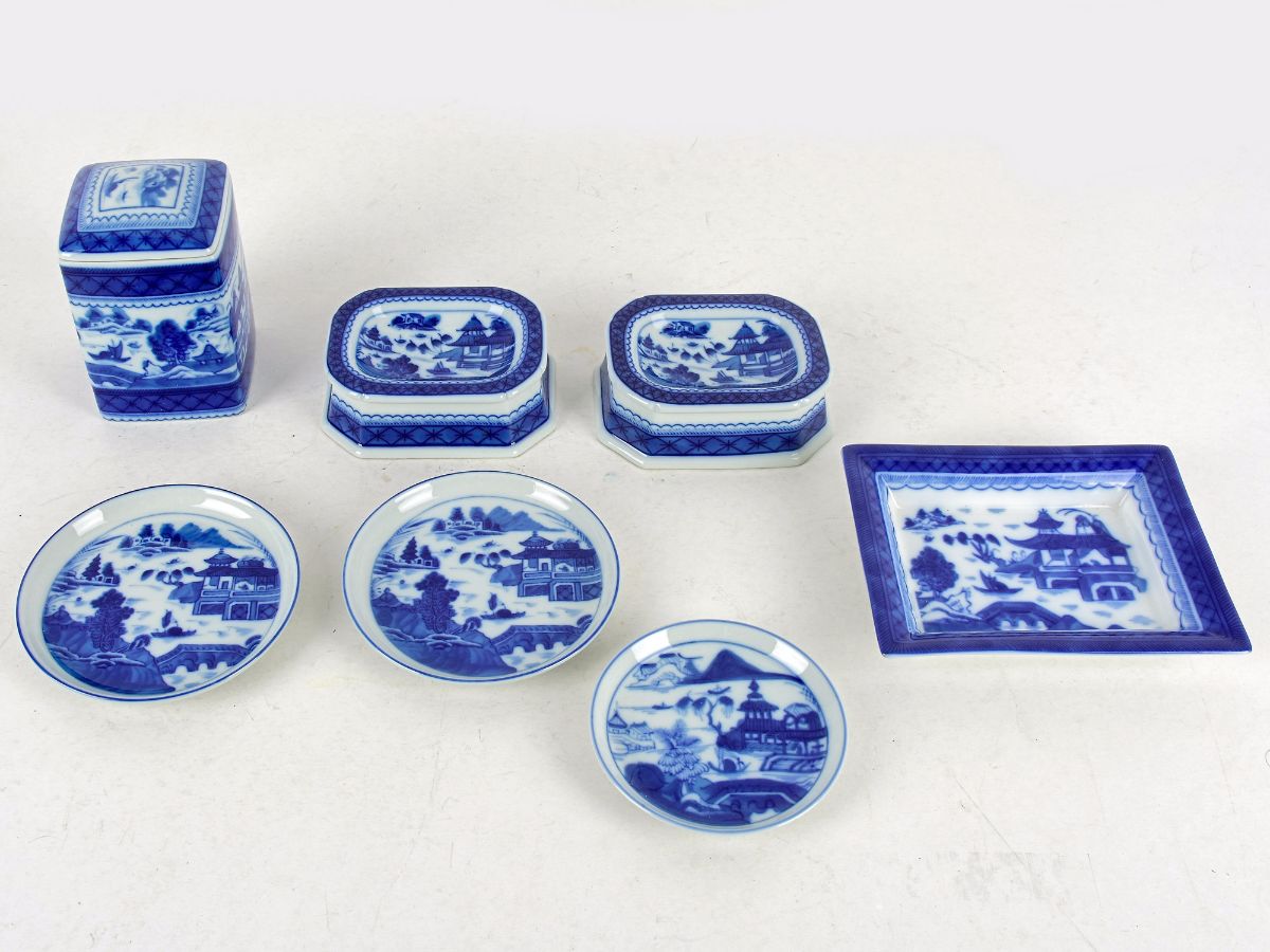 Conjunto de peças da Vista Alegre