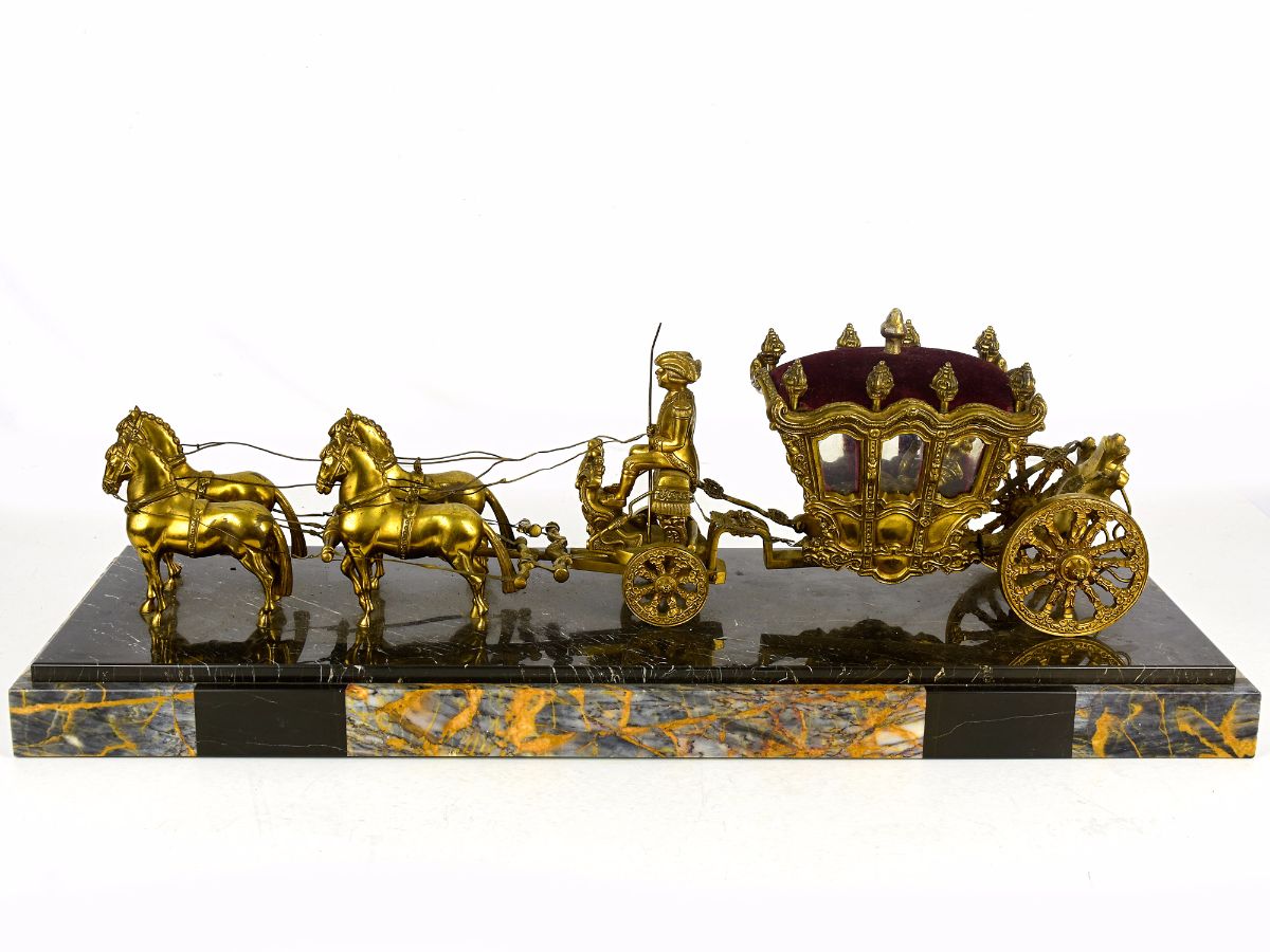 Carruagem de 4 cavalos com dama