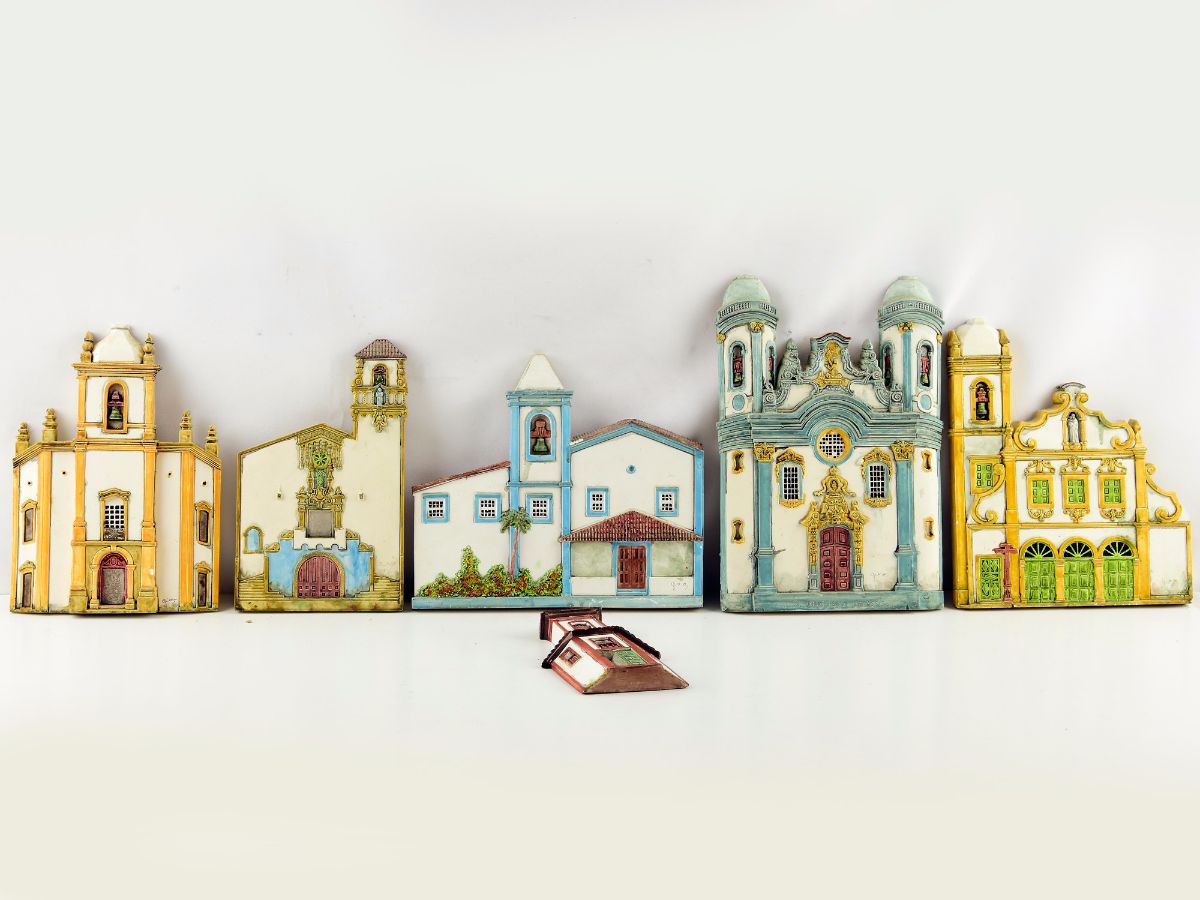 6 Placas decorativas em forma de Igrejas