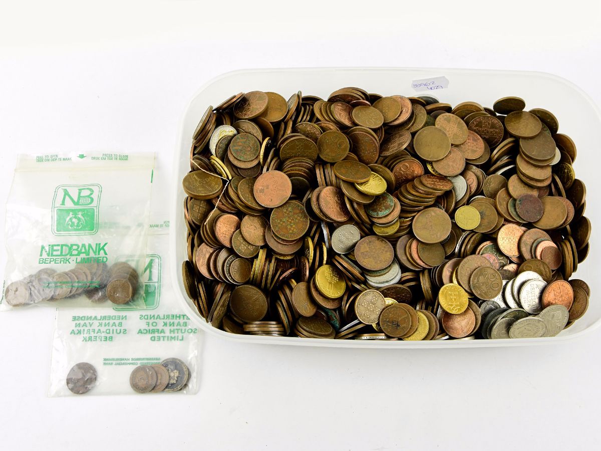 Coleção/Acumulação de milhares de moedas