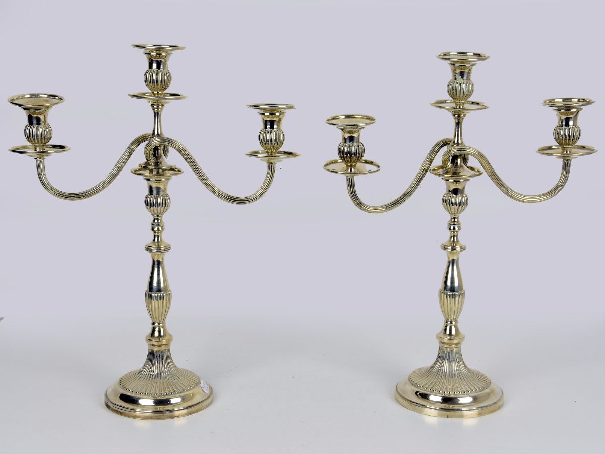Par de candelabros de 3 lumes