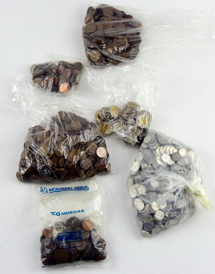 Colecção / acumulação de milhares de moedas de Portugal