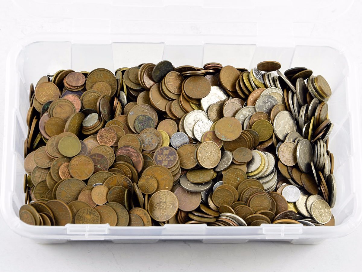 Colecção / acumulação de milhares de moedas de Portugal