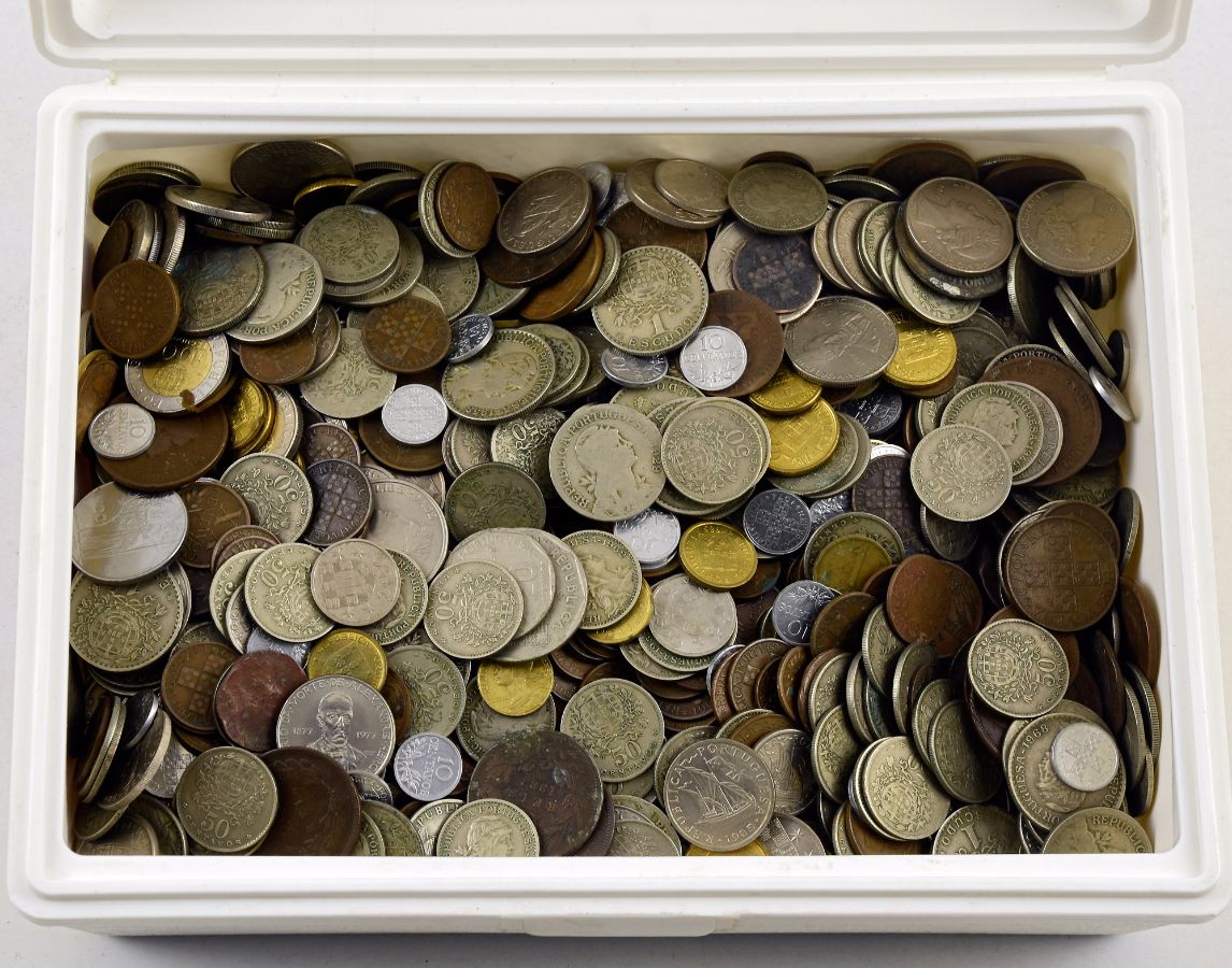 Colecção / acumulação de imensas moedas Portuguesas