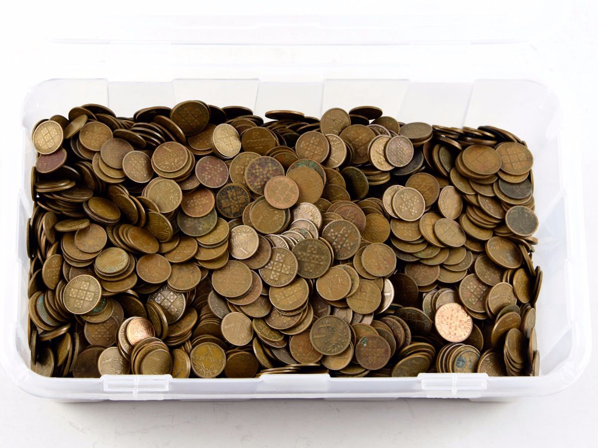 Colecção / acumulação de milhares de moedas antigas Portuguesas