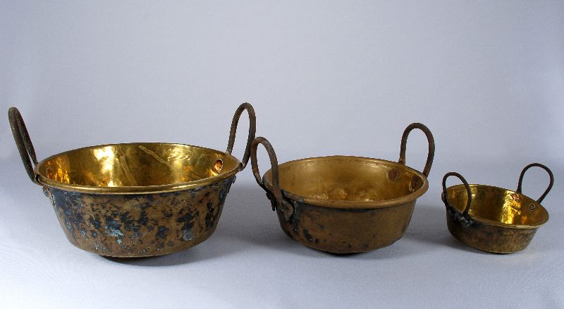 3 Tachos em Latão Antigos