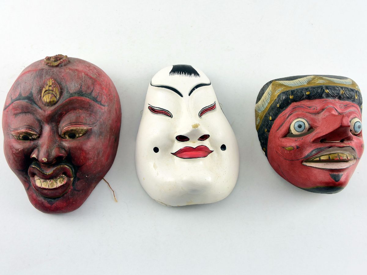 3 Máscaras Orientais