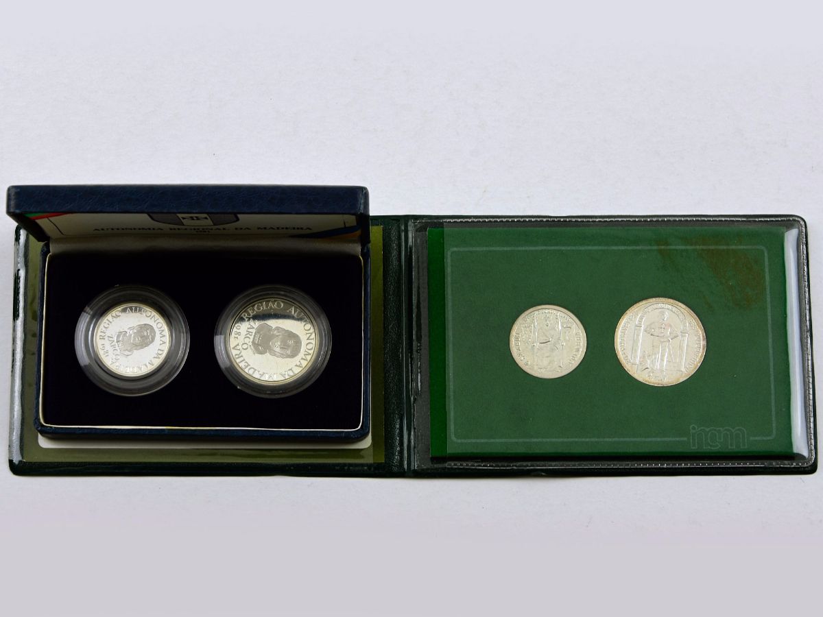 4 Moedas em Prata