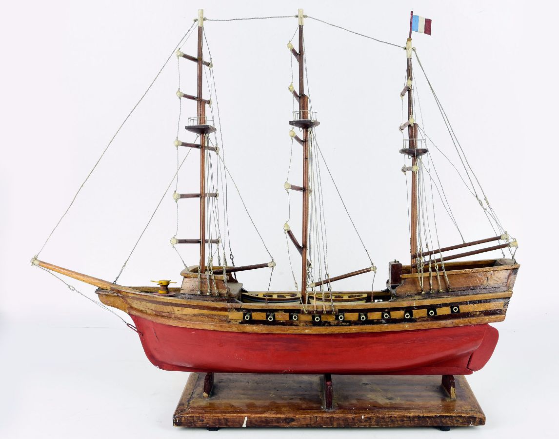 Maquete de barco de guerra
