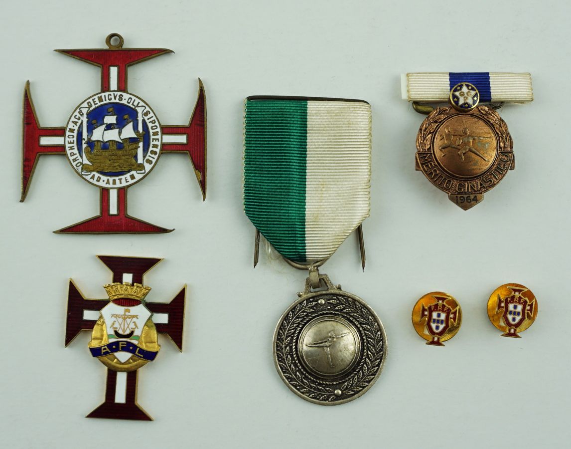 6 Medalhas/Pins Desportivos