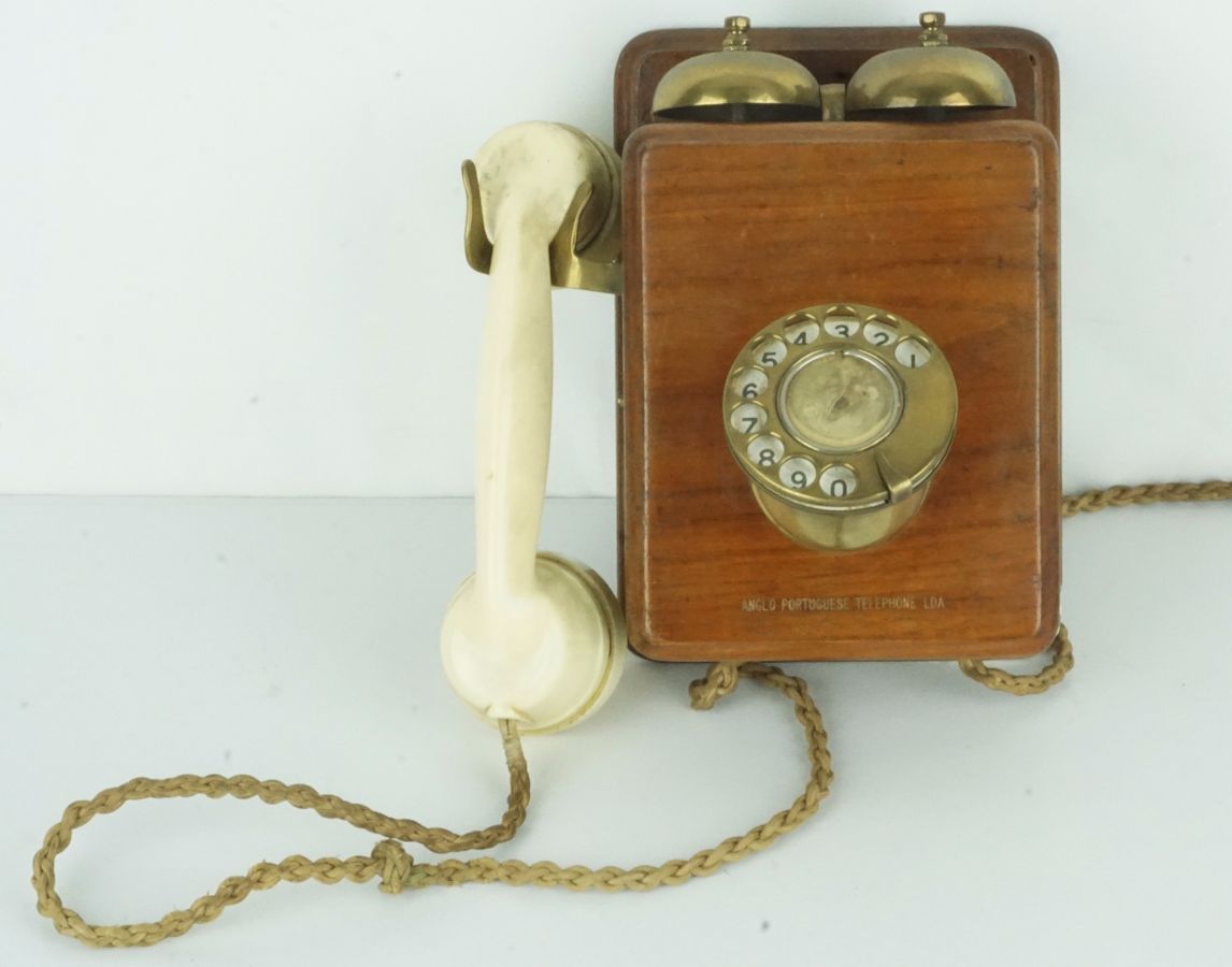 Telefone de parede Antigo