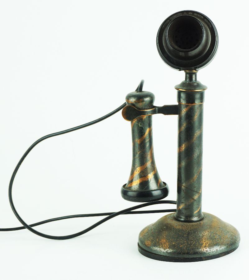 Telefone de mesa antigo
