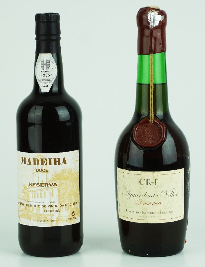 2 Garrafas diversas