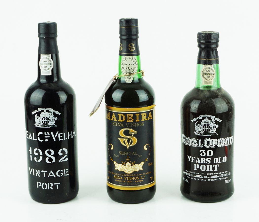 3 Garrafas de Vinho do Porto / Madeira
