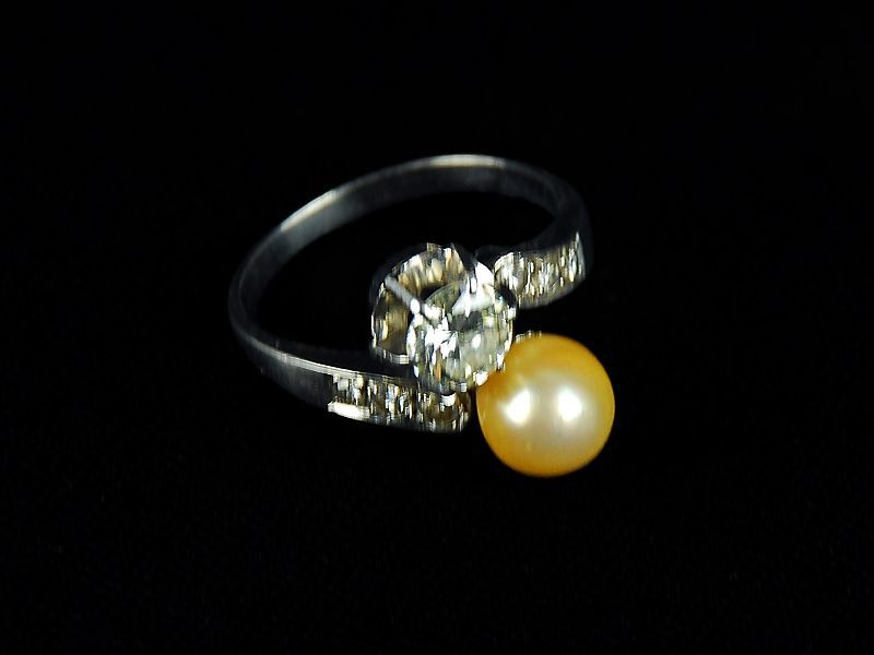 Anel em Ouro Branco / Platina