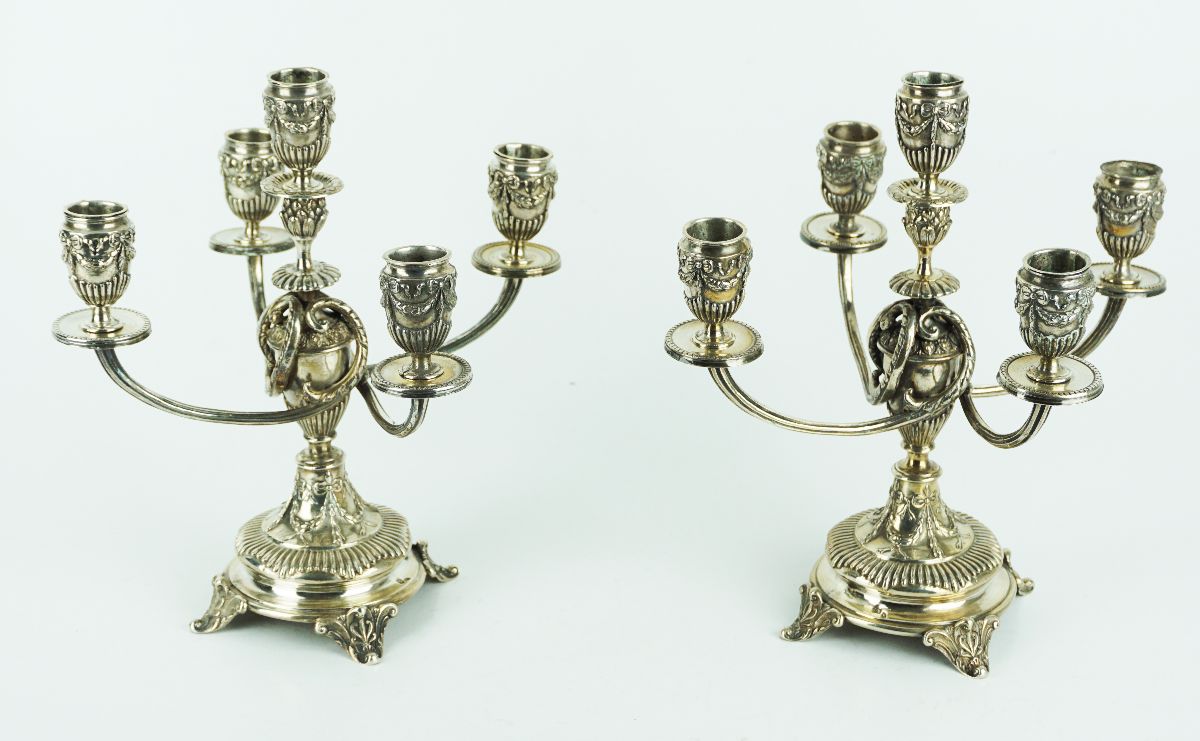 Par de candelabros de 5 lumes
