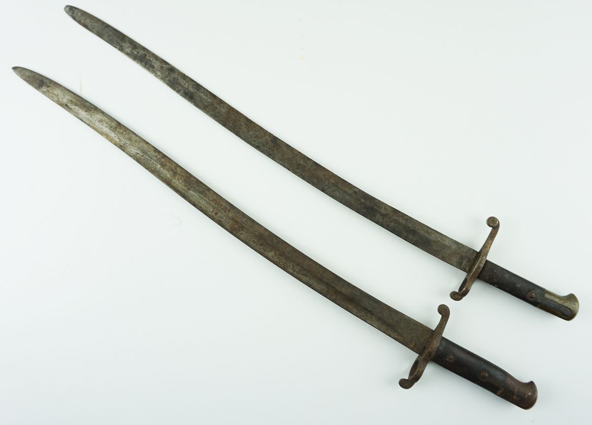 2 Sabres / Baionetas