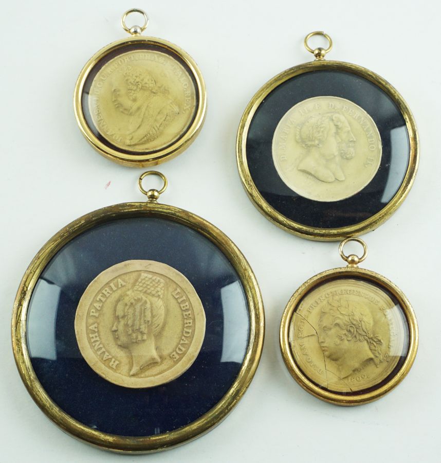 4 Medalhões Monárquicos