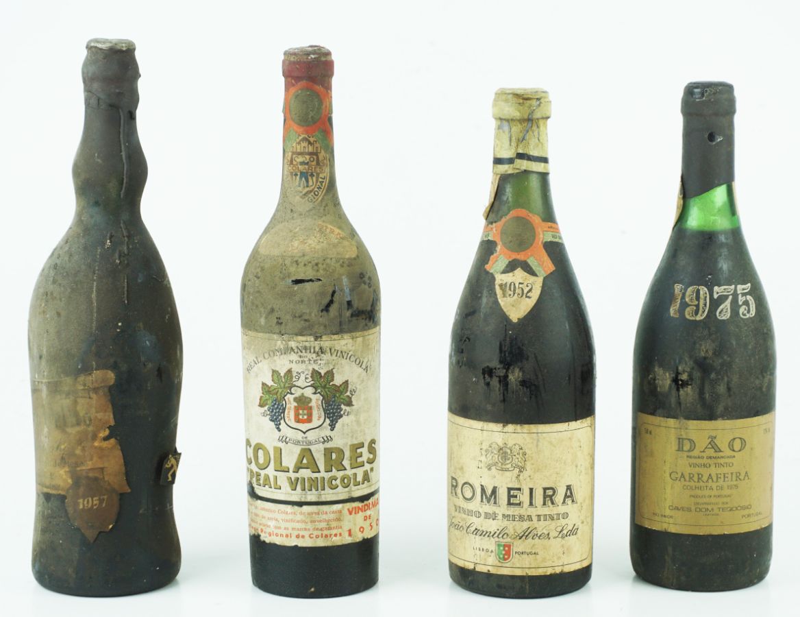 8 Garrafas de Vinho Tinto